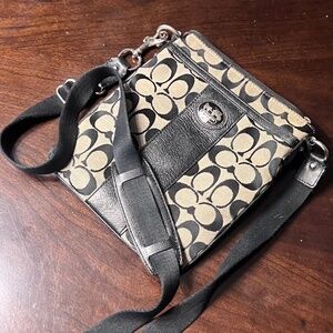 Coach signature over the shoulder cross body - black